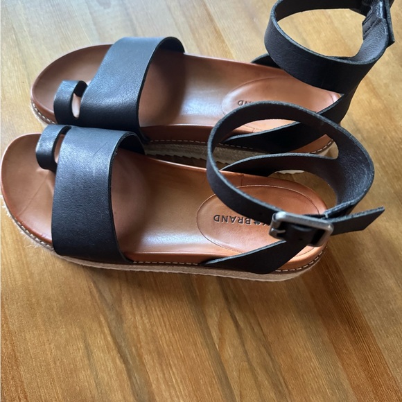 Lucky Brand Black Leather Sandals NWOT - Picture 3 of 9